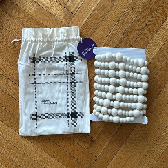 New doTERRA DIFFUSING GARLAND 9’ Organic Wool Made In Nepal Ivory New In Bag - Picture 1 of 8
